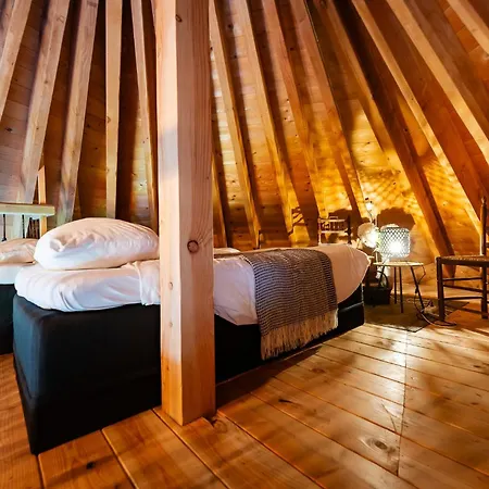 De Lingehoeve * Oosterwijk