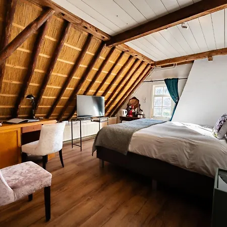 De Lingehoeve Inn *