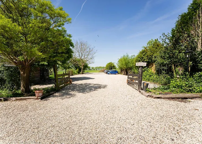 De Lingehoeve بيت ريفي *