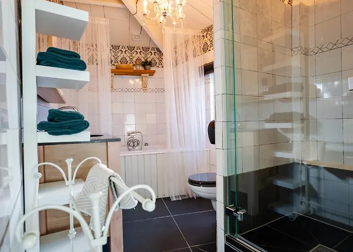 De Lingehoeve بيت ريفي Oosterwijk