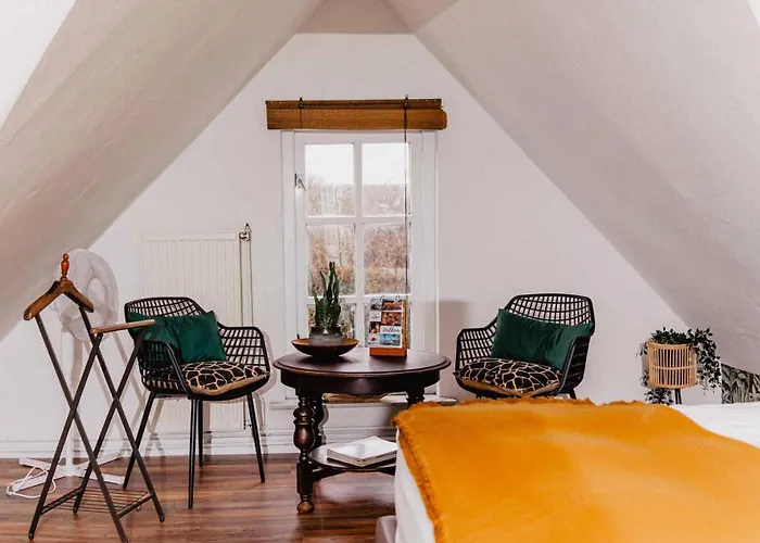 De Lingehoeve 여관 Oosterwijk